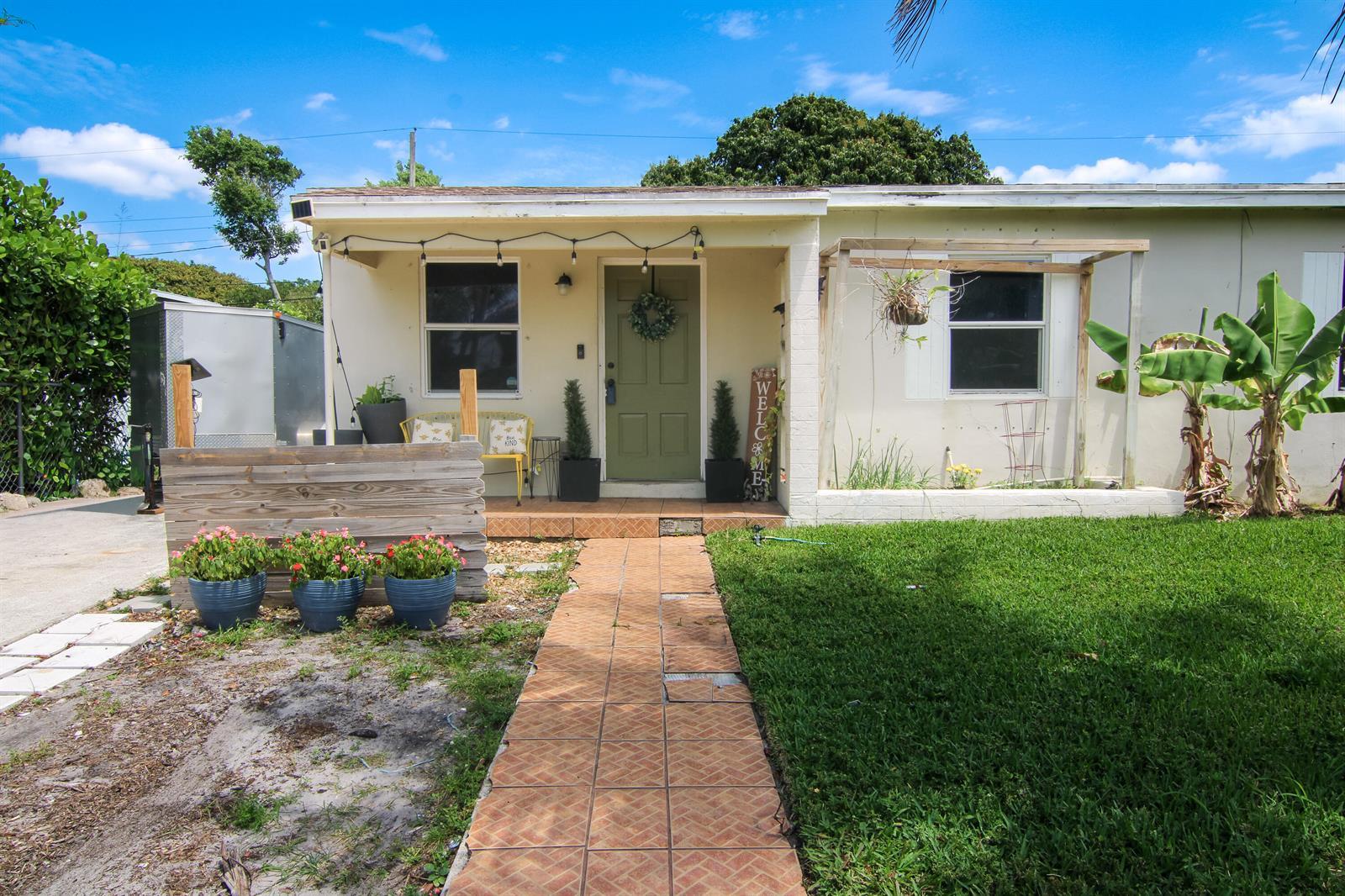 1110 14th Court S, FL 33460