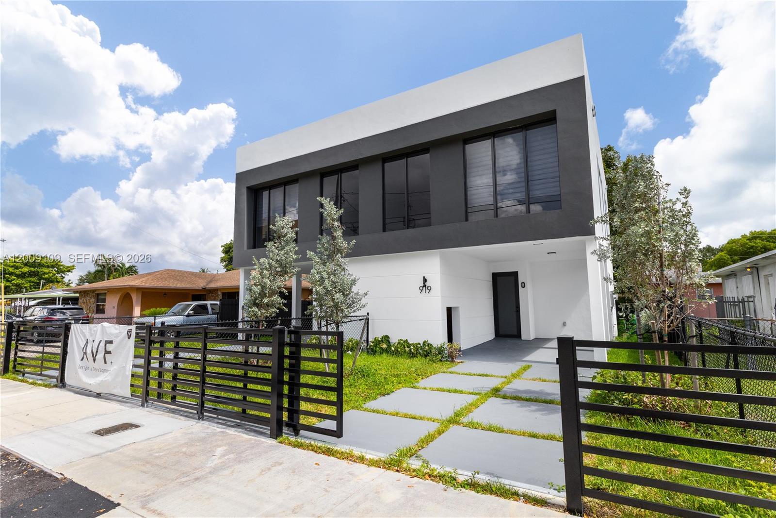 921 NW 55th St # 1, Miami FL 33127