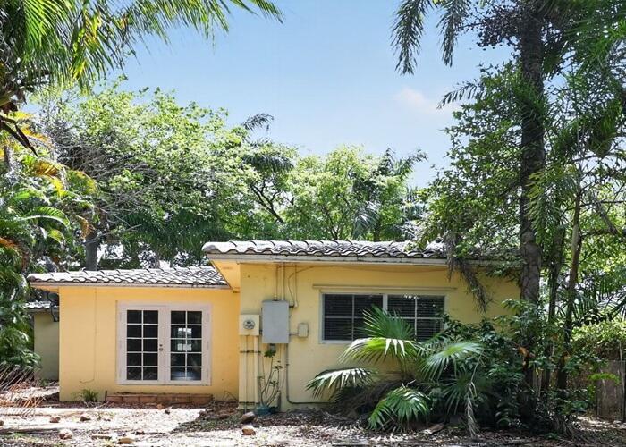 1131 Adams Street, Hollywood FL 33019 photo 2