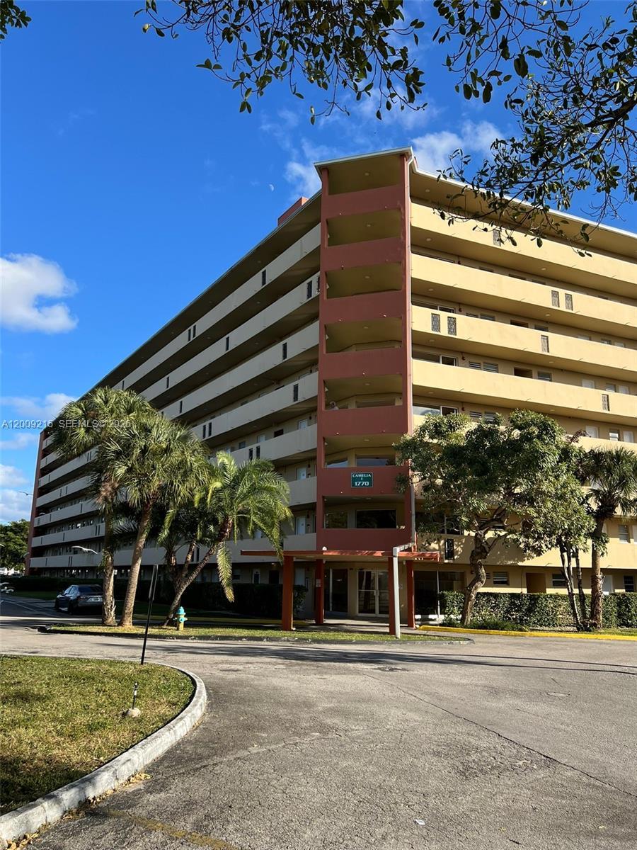 1770 NE 191st St # 1, Miami FL 33179 photo 2