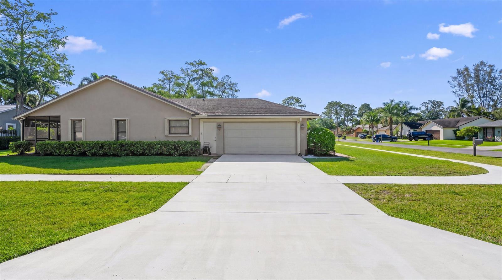 657 Juniper Place, Wellington FL 33414 photo 3