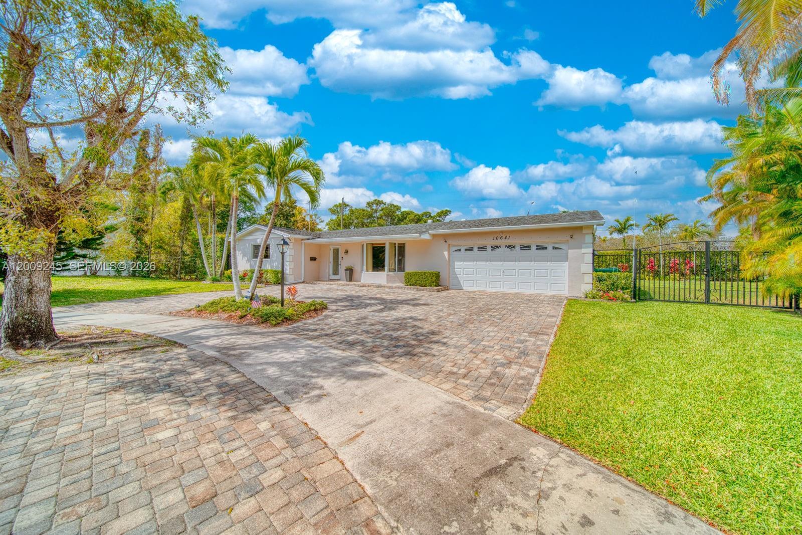 10641 SW 99th Ter, Miami FL 33176 photo 2