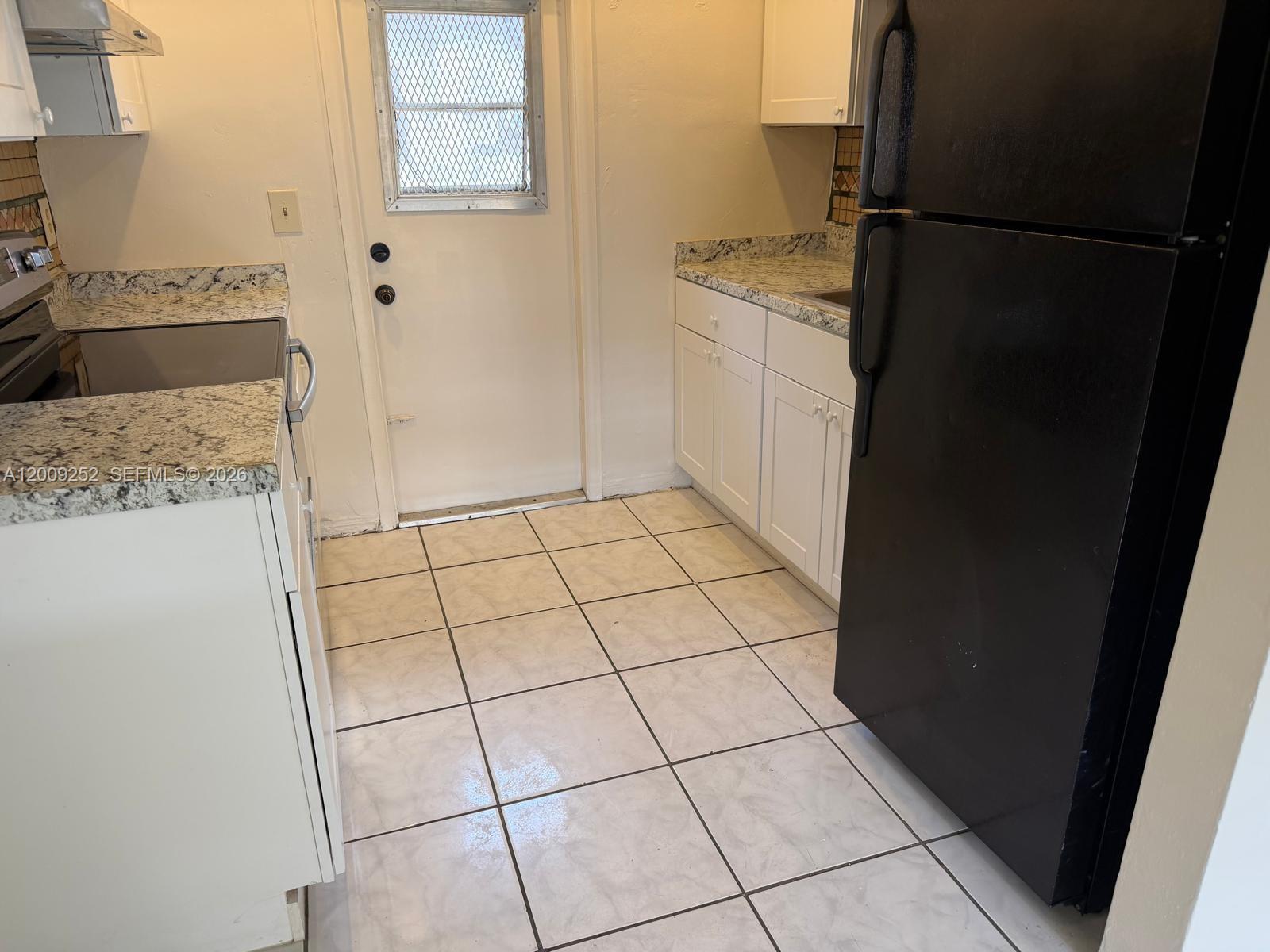 728 SW 7th St # 2, Hallandale Beach FL 33009 photo 3