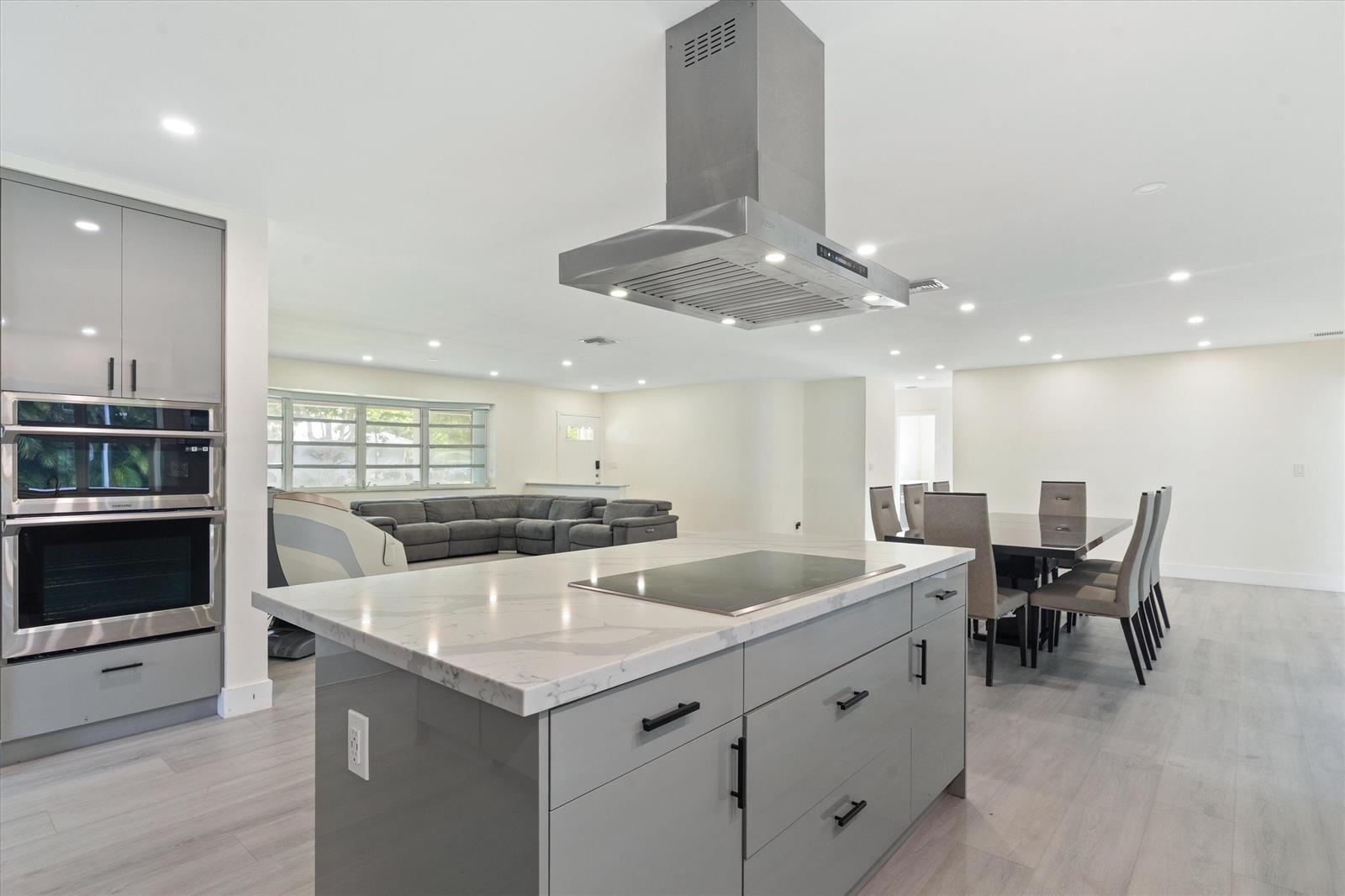 7521 SW 1st Street, Plantation FL 33317 photo 2