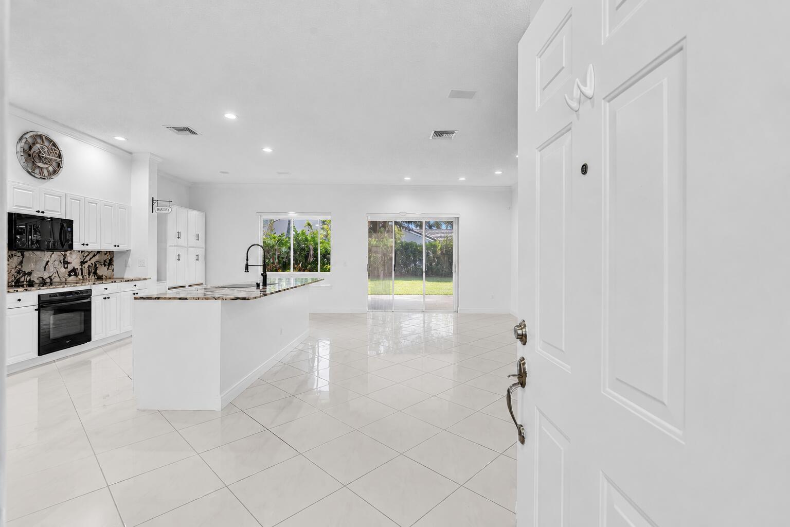 8914 Brittany Lakes Drive, Boynton Beach FL 33472 photo 4