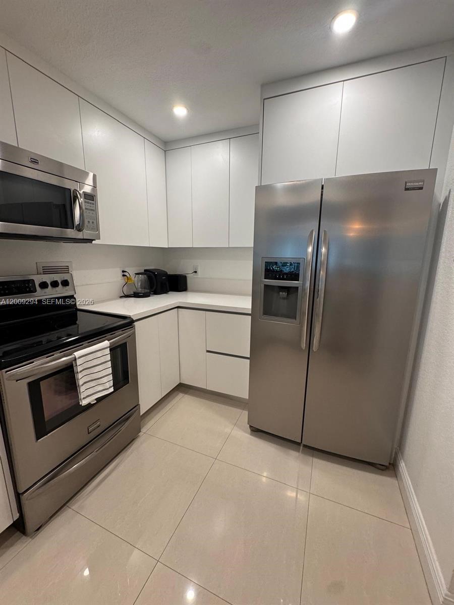 2301 Collins Ave # 427, Miami Beach FL 33139 photo 4