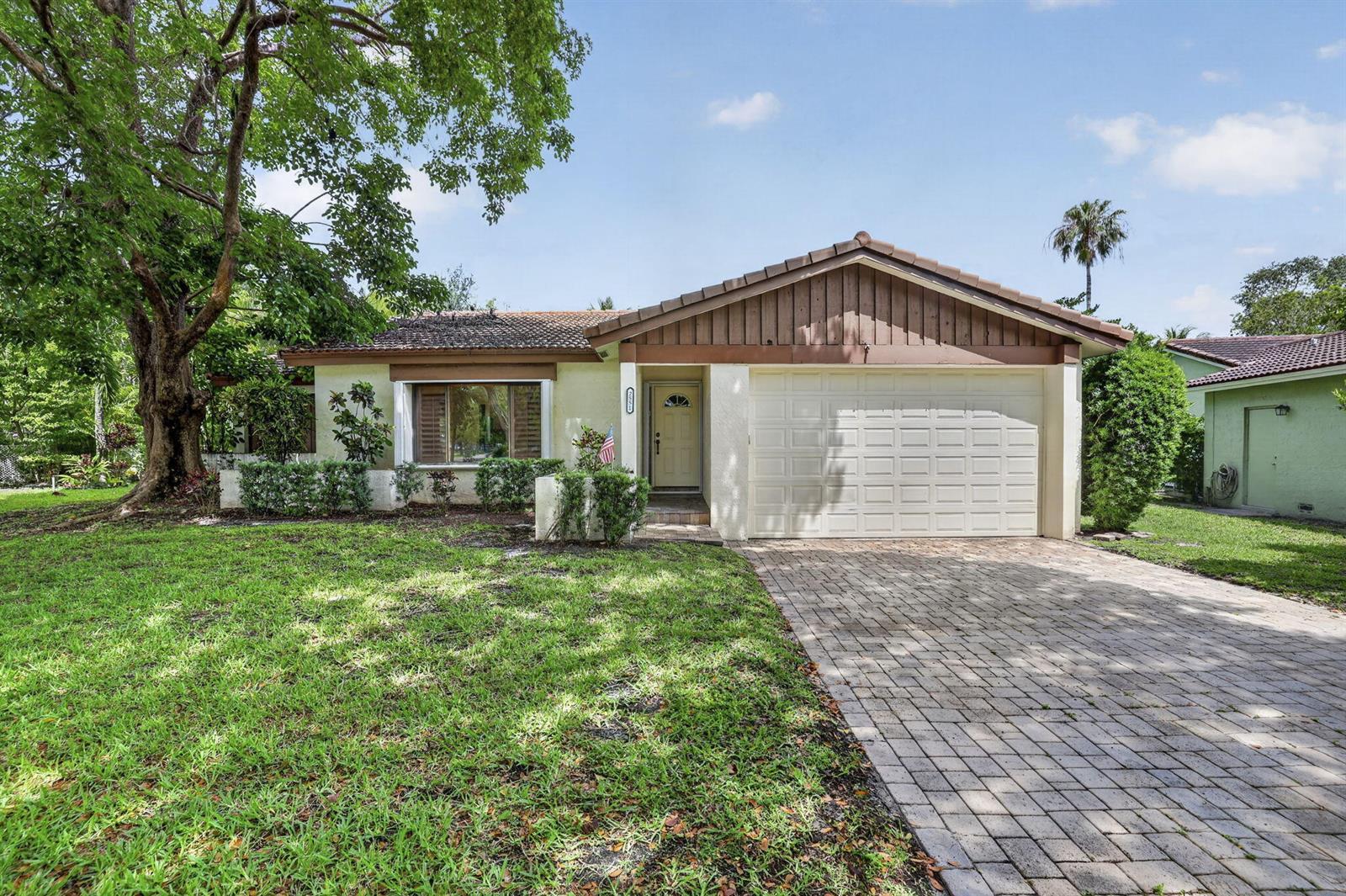 2551 NW 98th Terrace, Coral Springs FL 33065