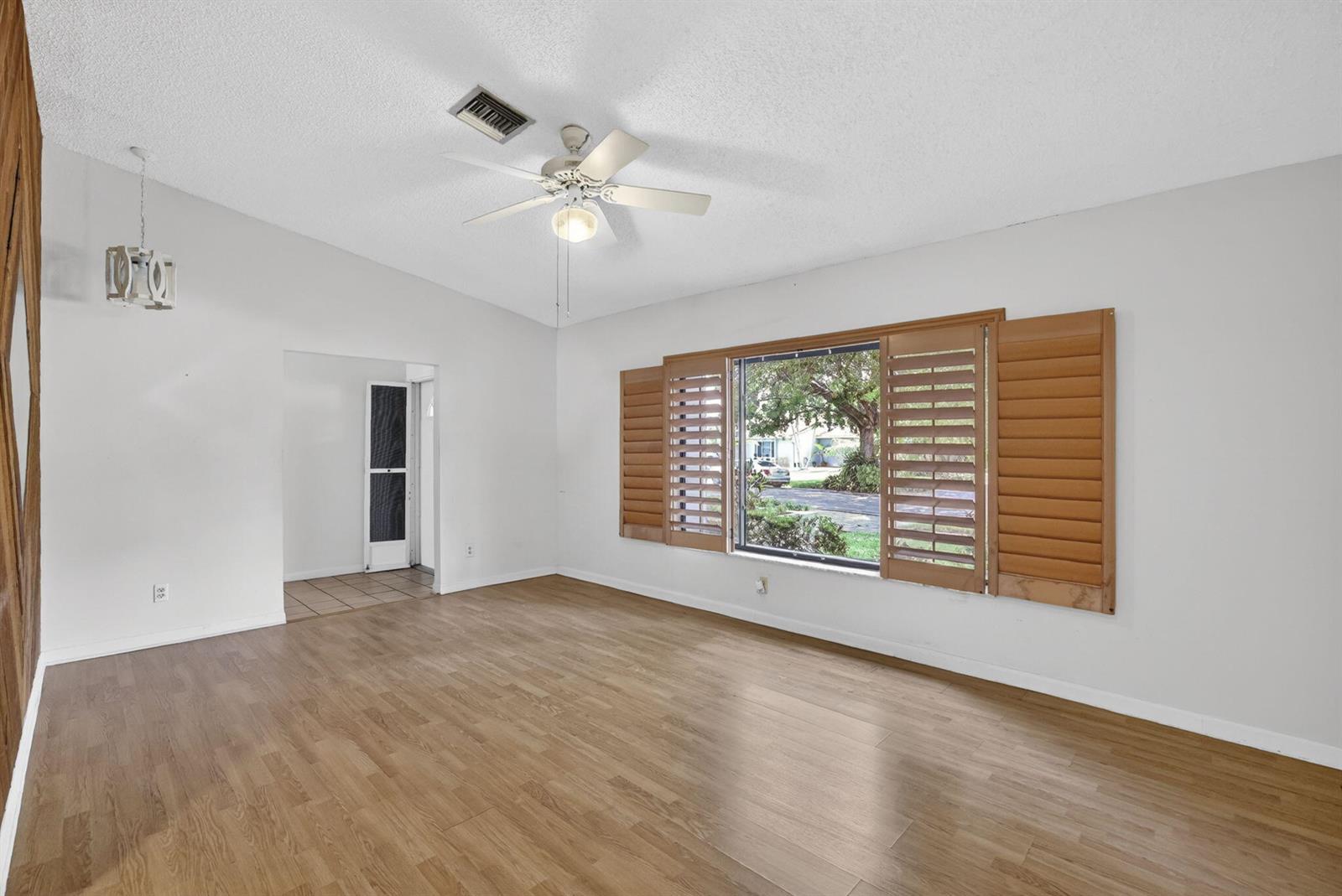 2551 NW 98th Terrace, Coral Springs FL 33065 photo 4