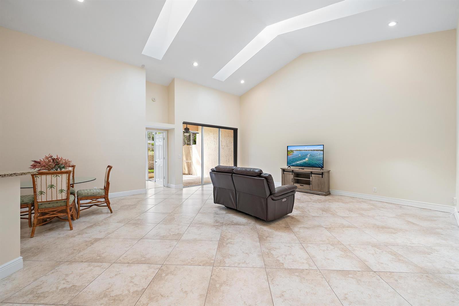 1802 Rosewood Way, Palm Beach Gardens FL 33418 photo 4