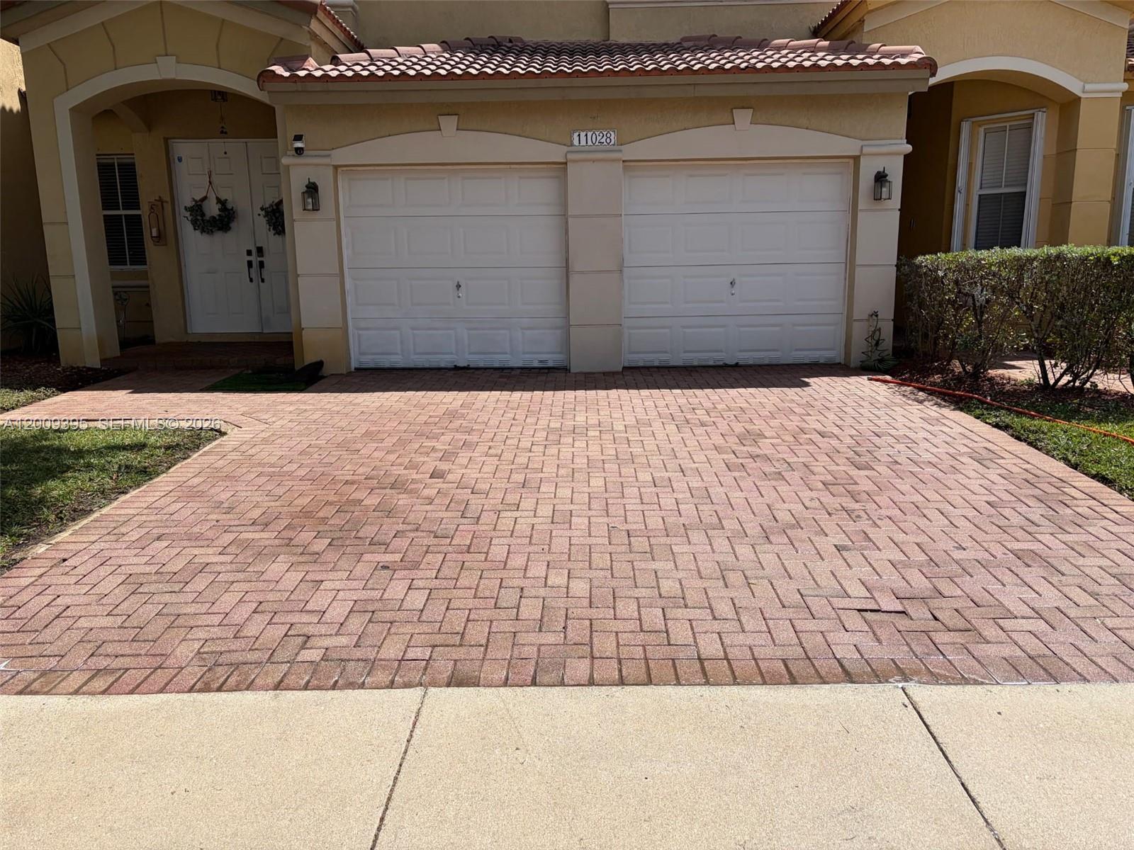 11028 NW 87th Ln, Doral FL 33178 photo 2