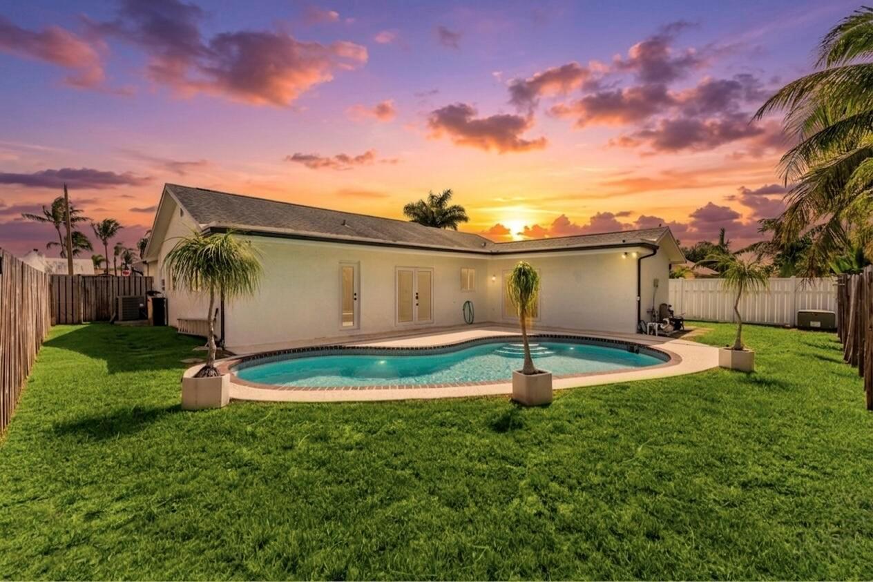 11831 NW 38th Place, Sunrise FL 33323 photo 3