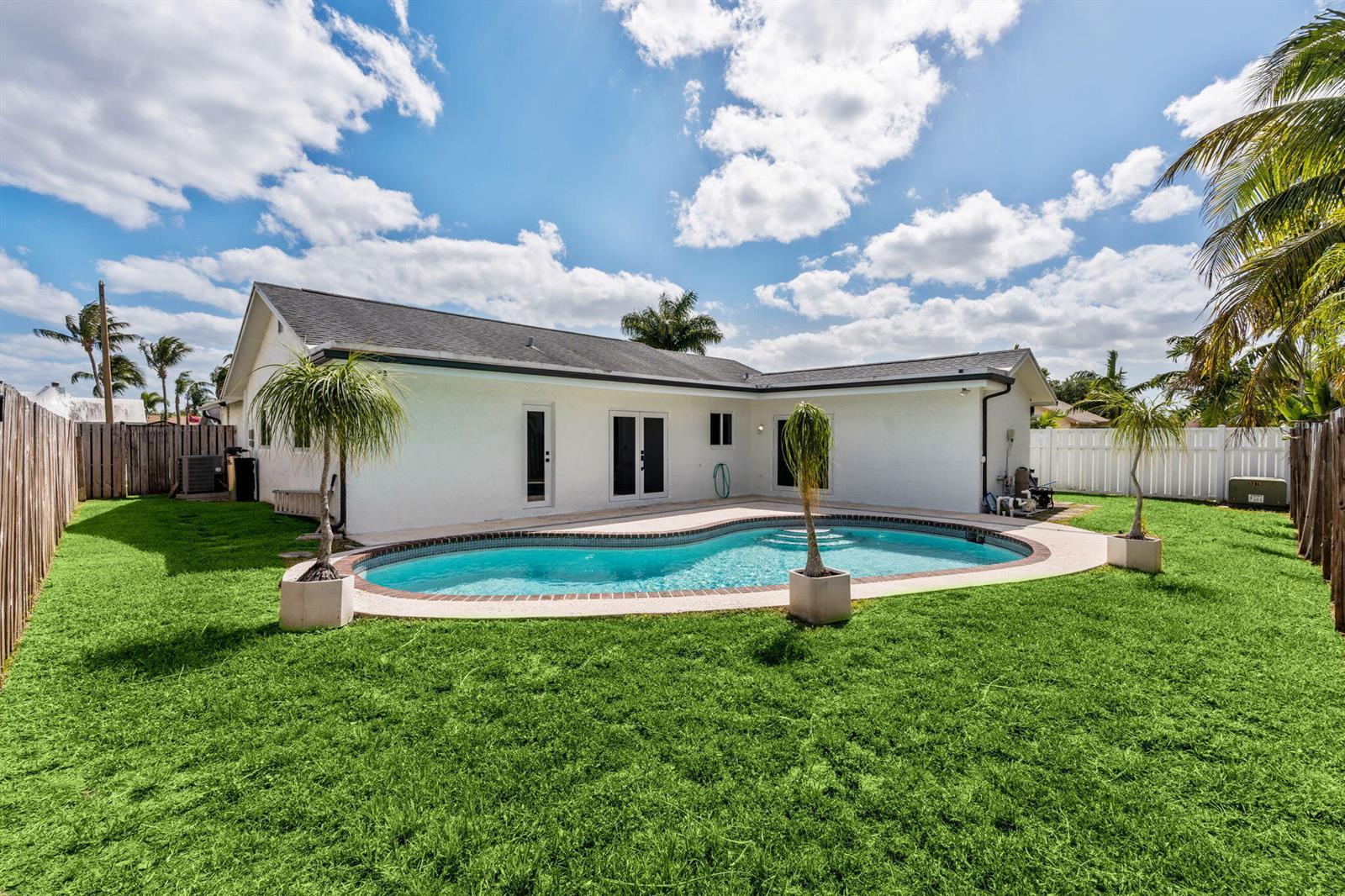 11831 NW 38th Place, Sunrise FL 33323 photo 4