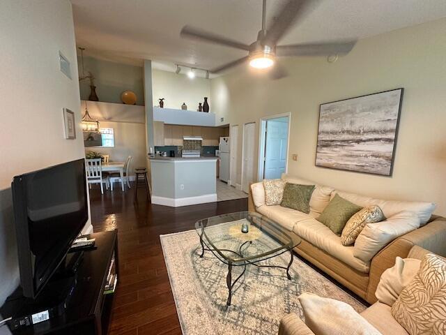 822 Villa Circle, Boynton Beach FL 33435