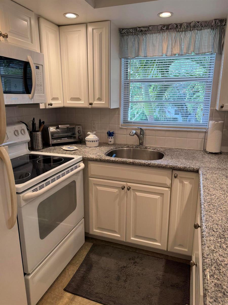 260 Prescott M # 260, Deerfield Beach FL 33442 photo 3