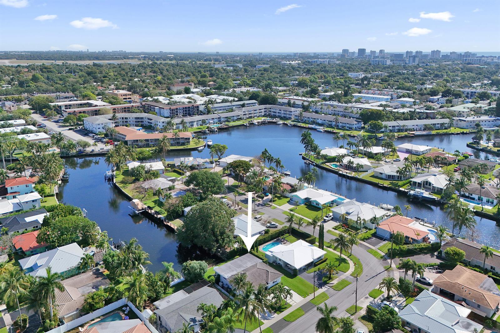 381 SE 3rd Street, Pompano Beach FL 33060 photo 2