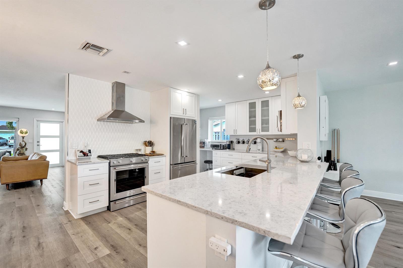 381 SE 3rd Street, Pompano Beach FL 33060 photo 4