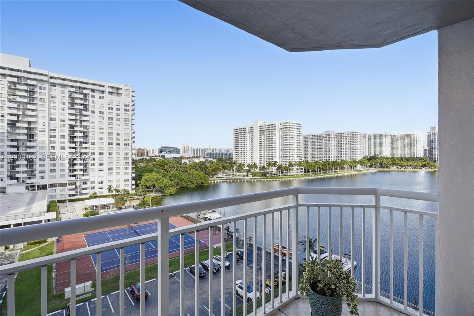 18071 Biscayne Blvd # 802, Aventura FL 33160 photo 3