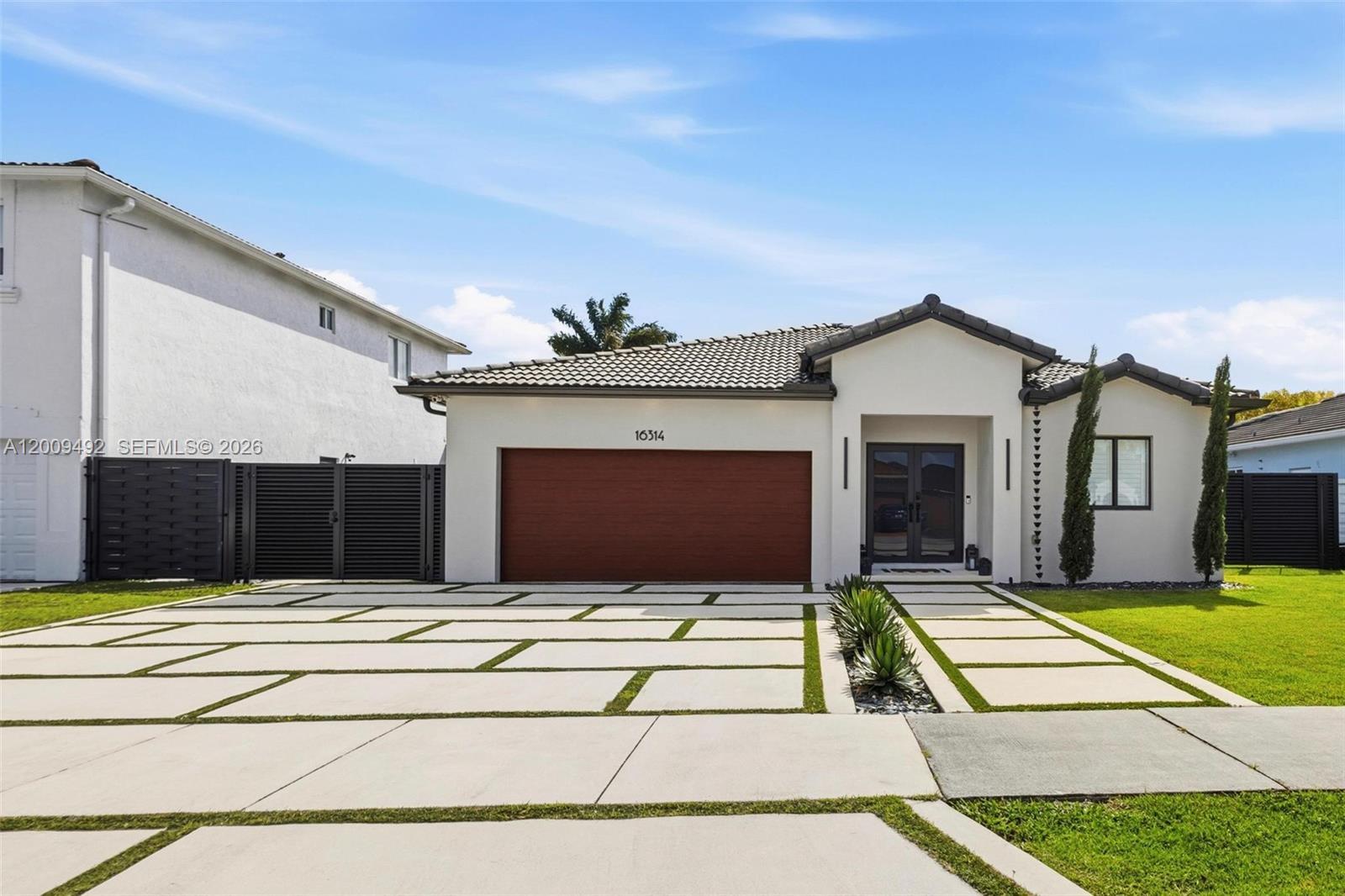 16314 SW 57th St, Miami FL 33193 photo 2