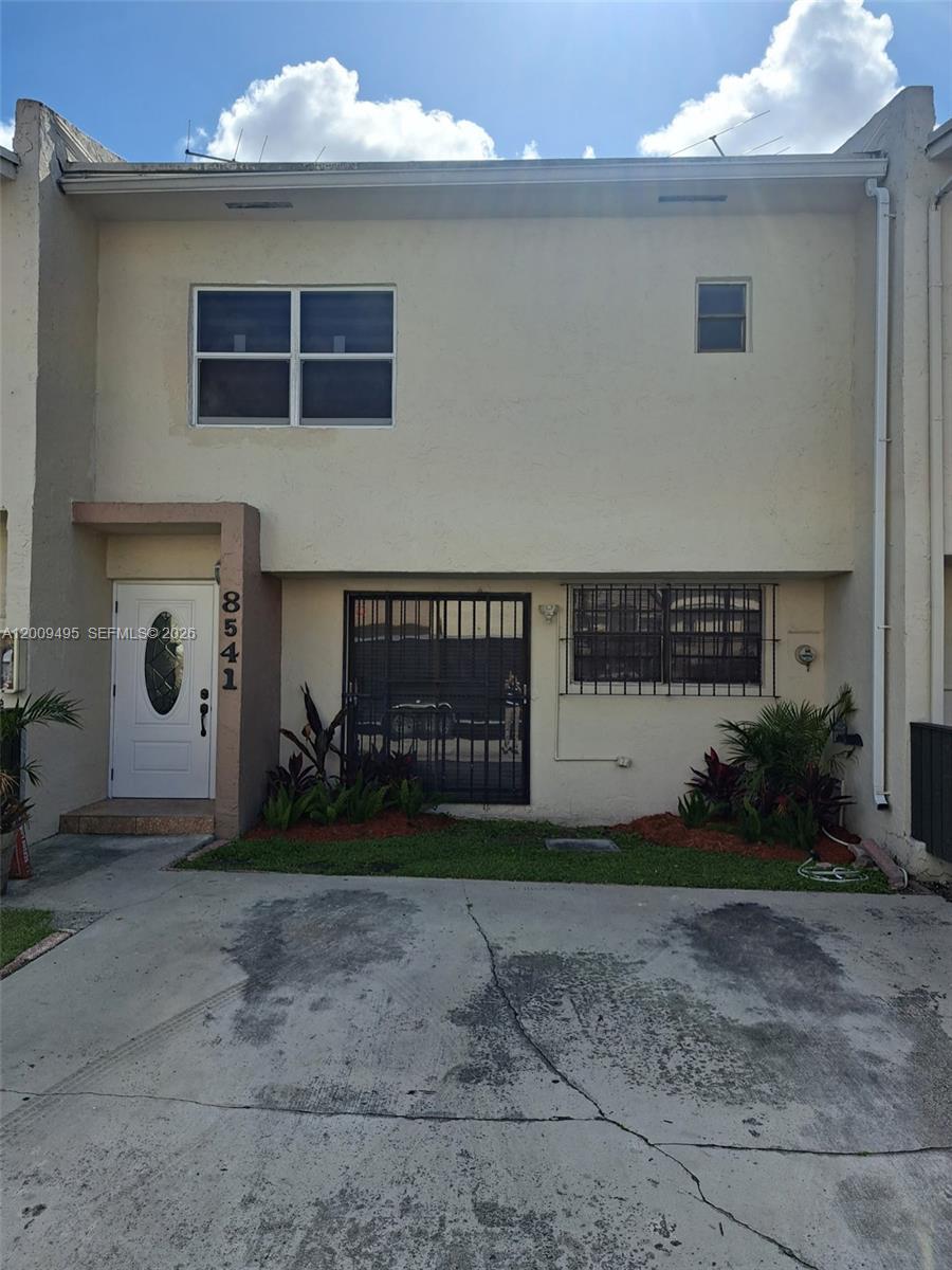 8541 NW 7th St # 32, Miami FL 33126