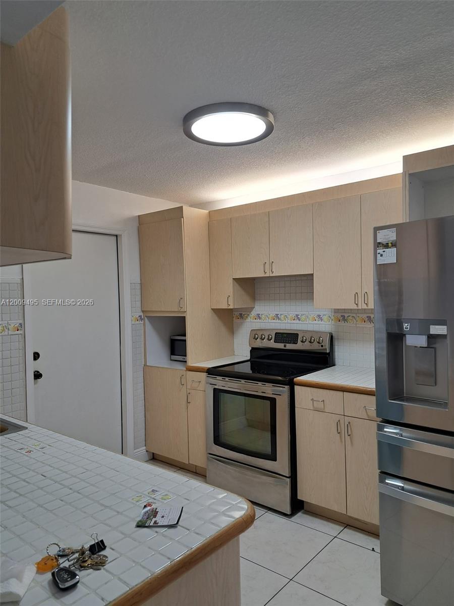 8541 NW 7th St # 32, Miami FL 33126 photo 5