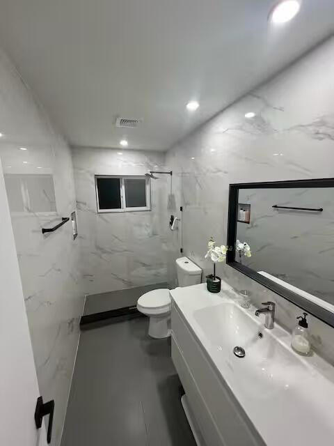 739 SE 12th Avenue, Deerfield Beach FL 33441 photo 3