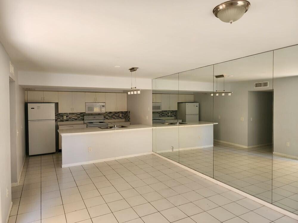 176 Waterside Drive, Hypoluxo FL 33462 photo 2