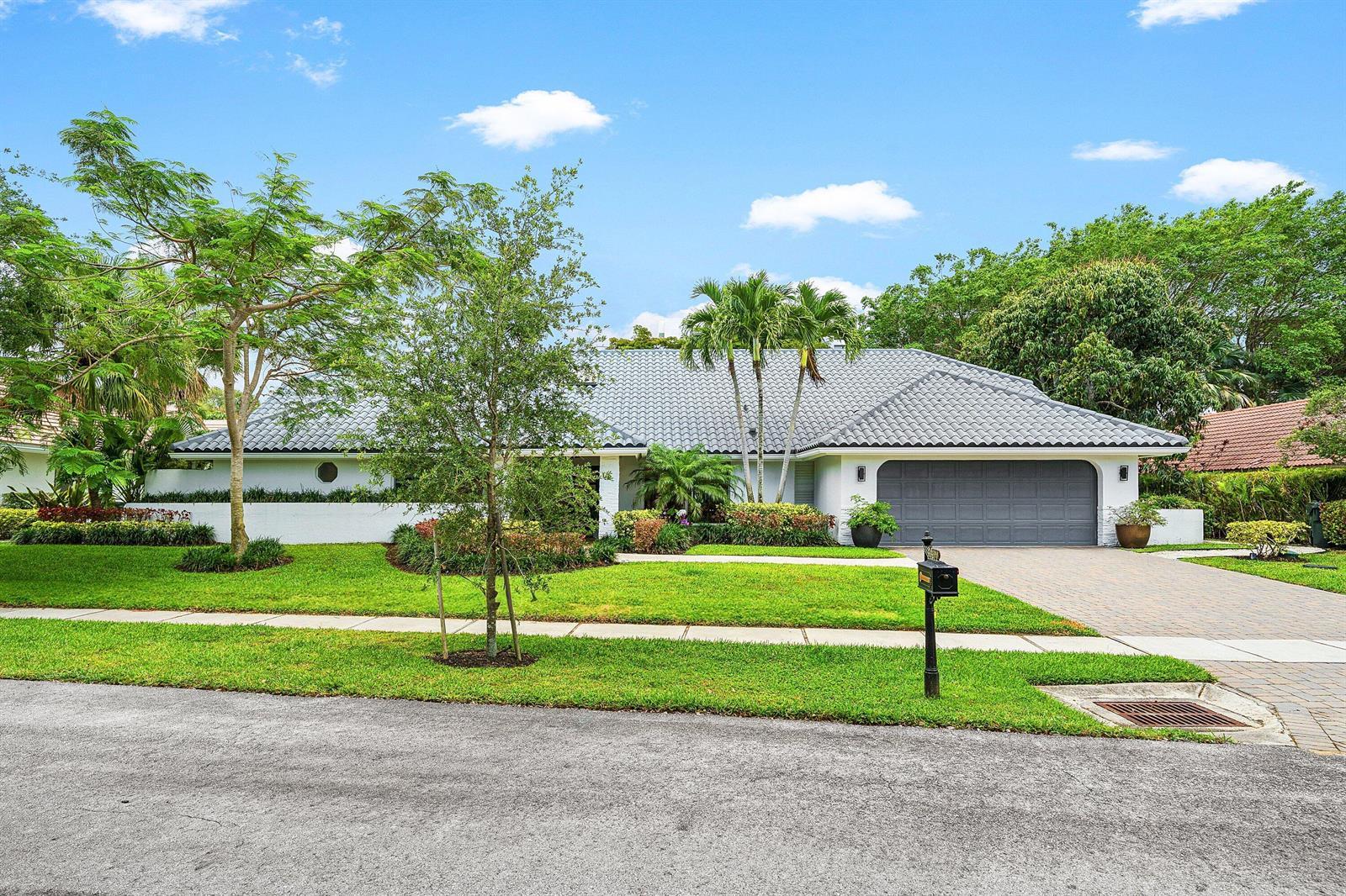 3030 Canterbury Drive, Boca Raton FL 33434 photo 2