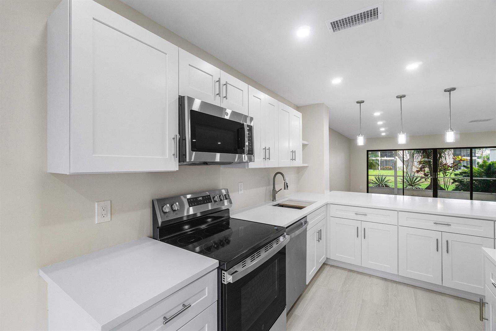 16 Stratford Drive E # C, Boynton Beach FL 33436 photo 3