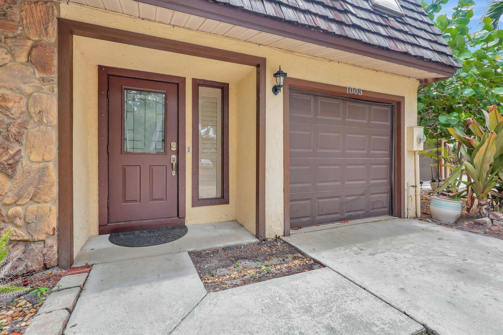 1003 Raintree Lane, Palm Beach Gardens FL 33410 photo 2