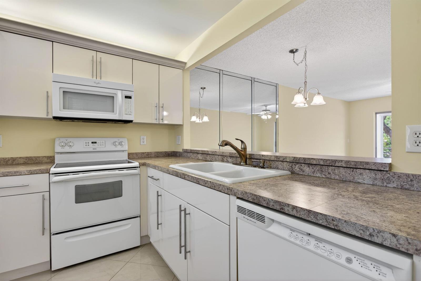 3060 Holiday Springs Boulevard # 201, Margate FL 33063 photo 5
