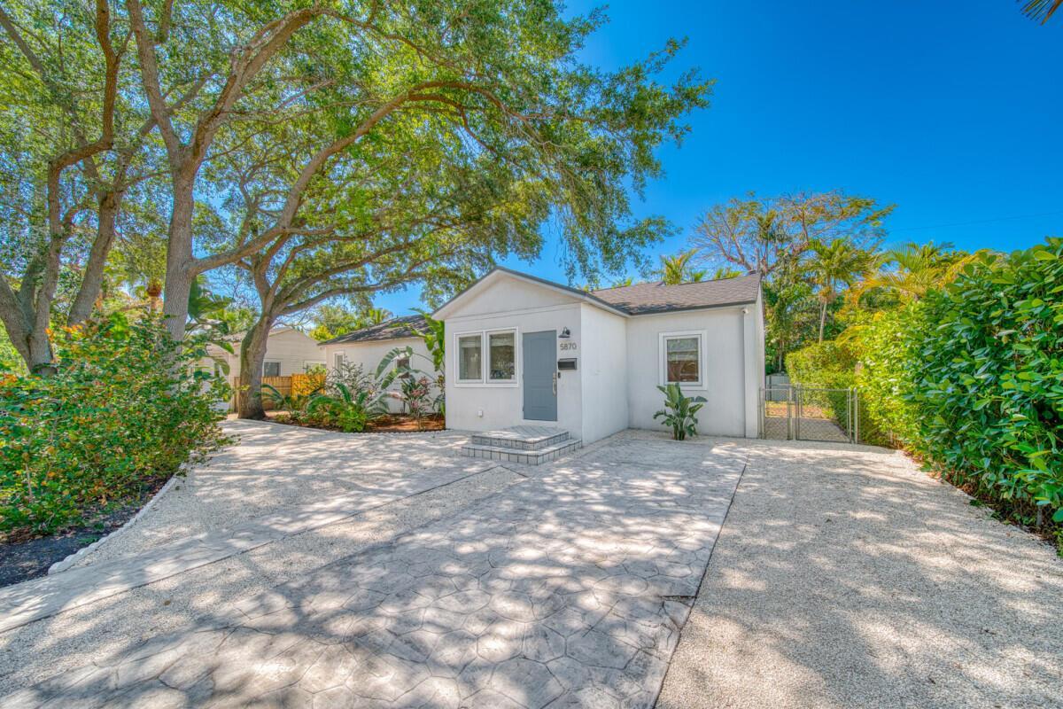 5870 SW 46th Terrace, Miami FL 33155 photo 2