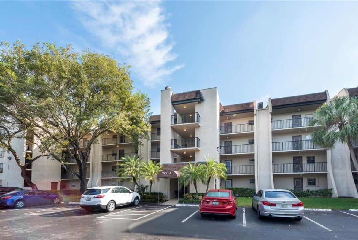 9230 Lagoon Place N # 408, Davie FL 33324 photo 2