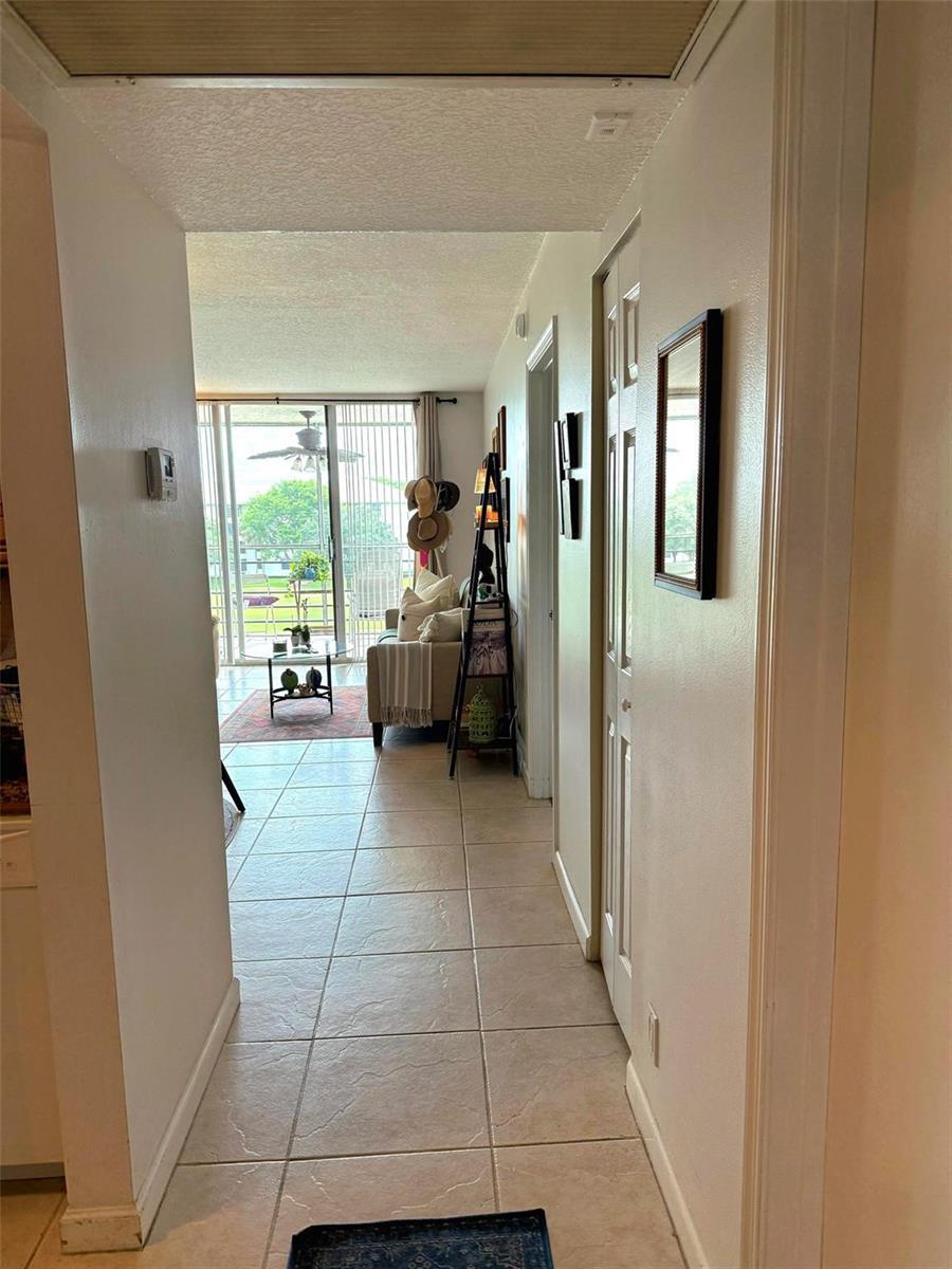 9230 Lagoon Place N # 408, Davie FL 33324 photo 4