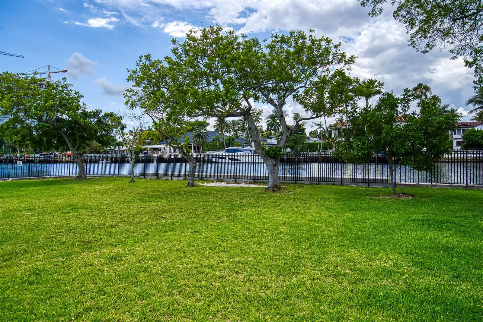 2000 Atlantic Shores Boulevard Apt 410, Hallandale Beach FL 33009 photo 4