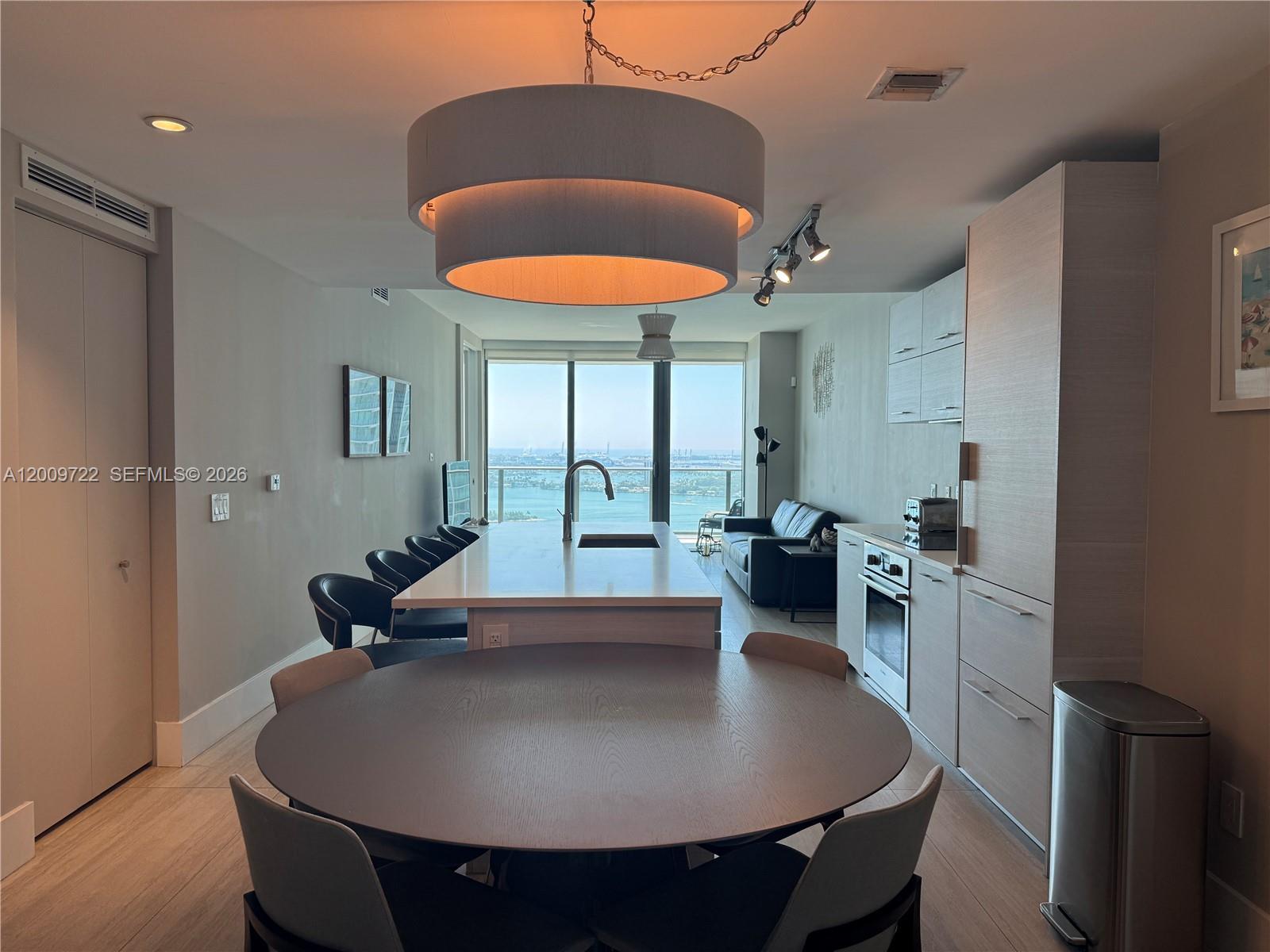650 NE 32nd St # 3903, Miami FL 33137
