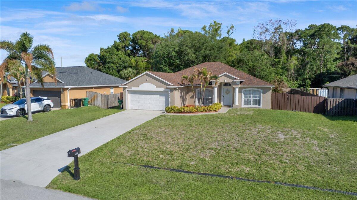 538 SW Comet Terrace, Port St. Lucie FL 34953 photo 2