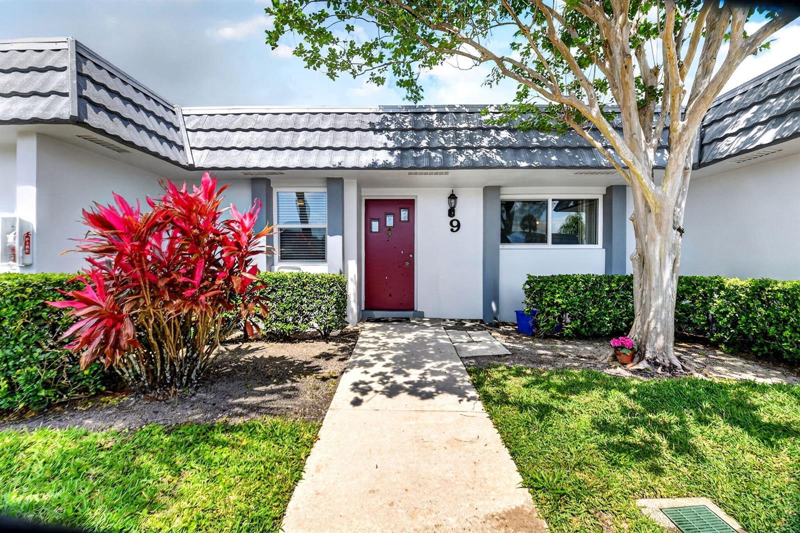 2886 E Fernley Dr Drive E # 9, West Palm Beach FL 33415 photo 2