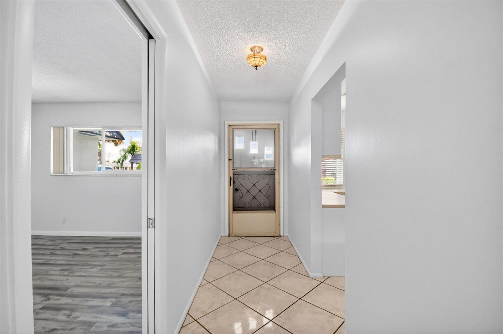 2886 E Fernley Dr Drive E # 9, West Palm Beach FL 33415 photo 3