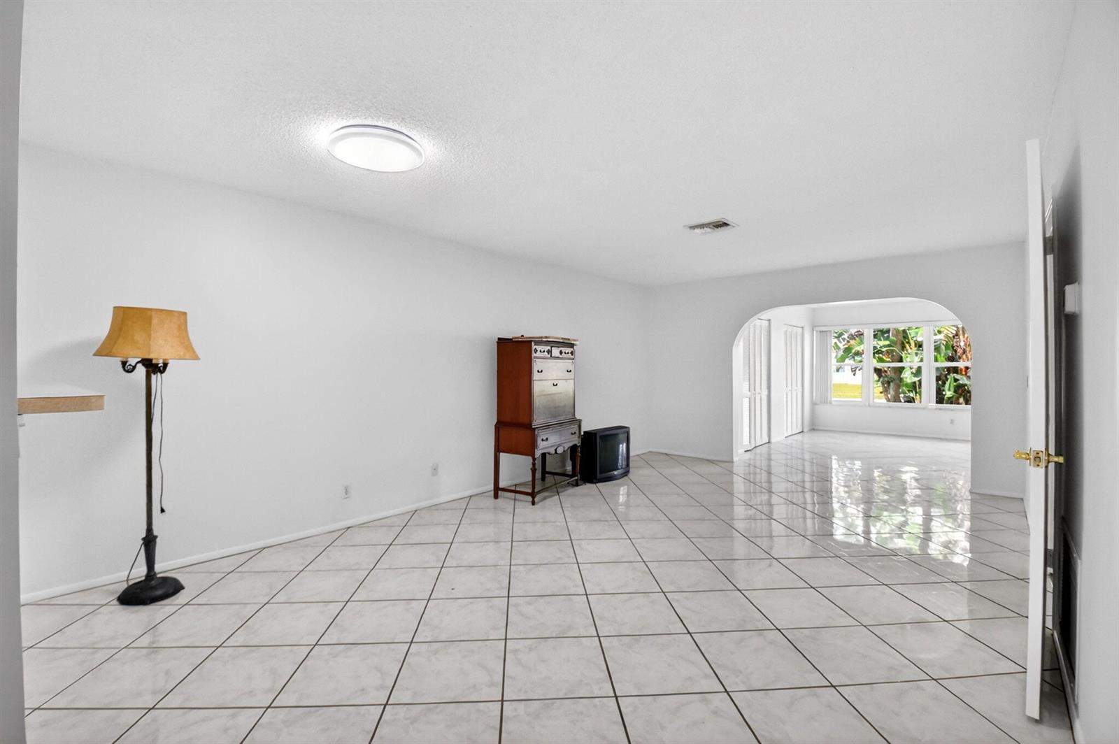 2886 E Fernley Dr Drive E # 9, West Palm Beach FL 33415 photo 4