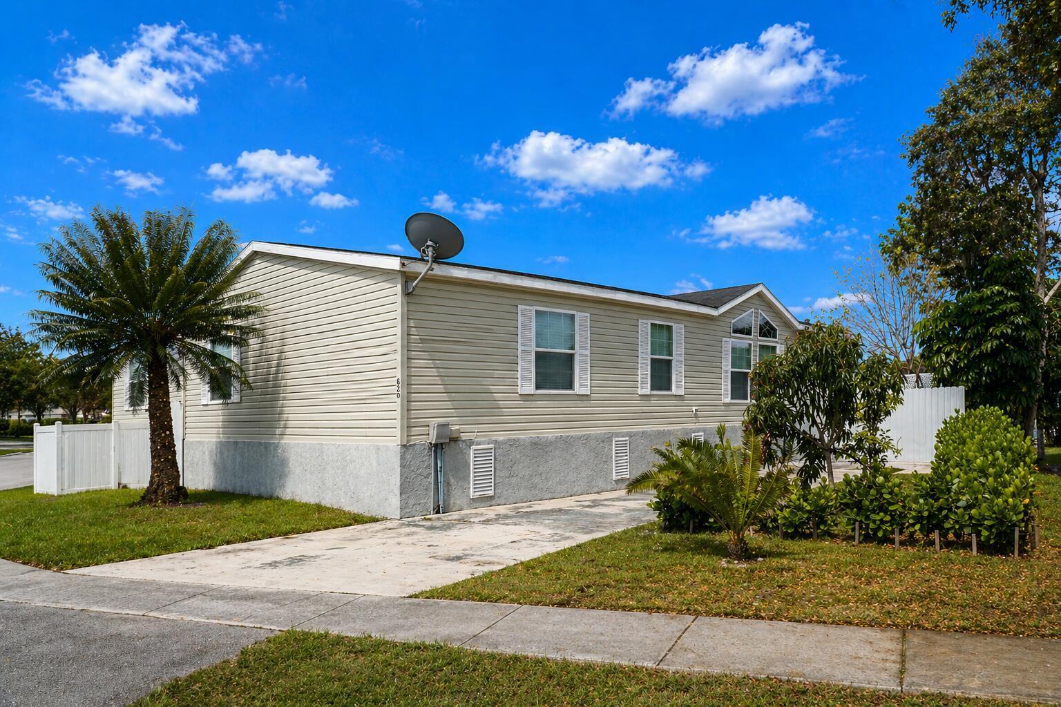 620 NW 215th Avenue, Pembroke Pines FL 33029