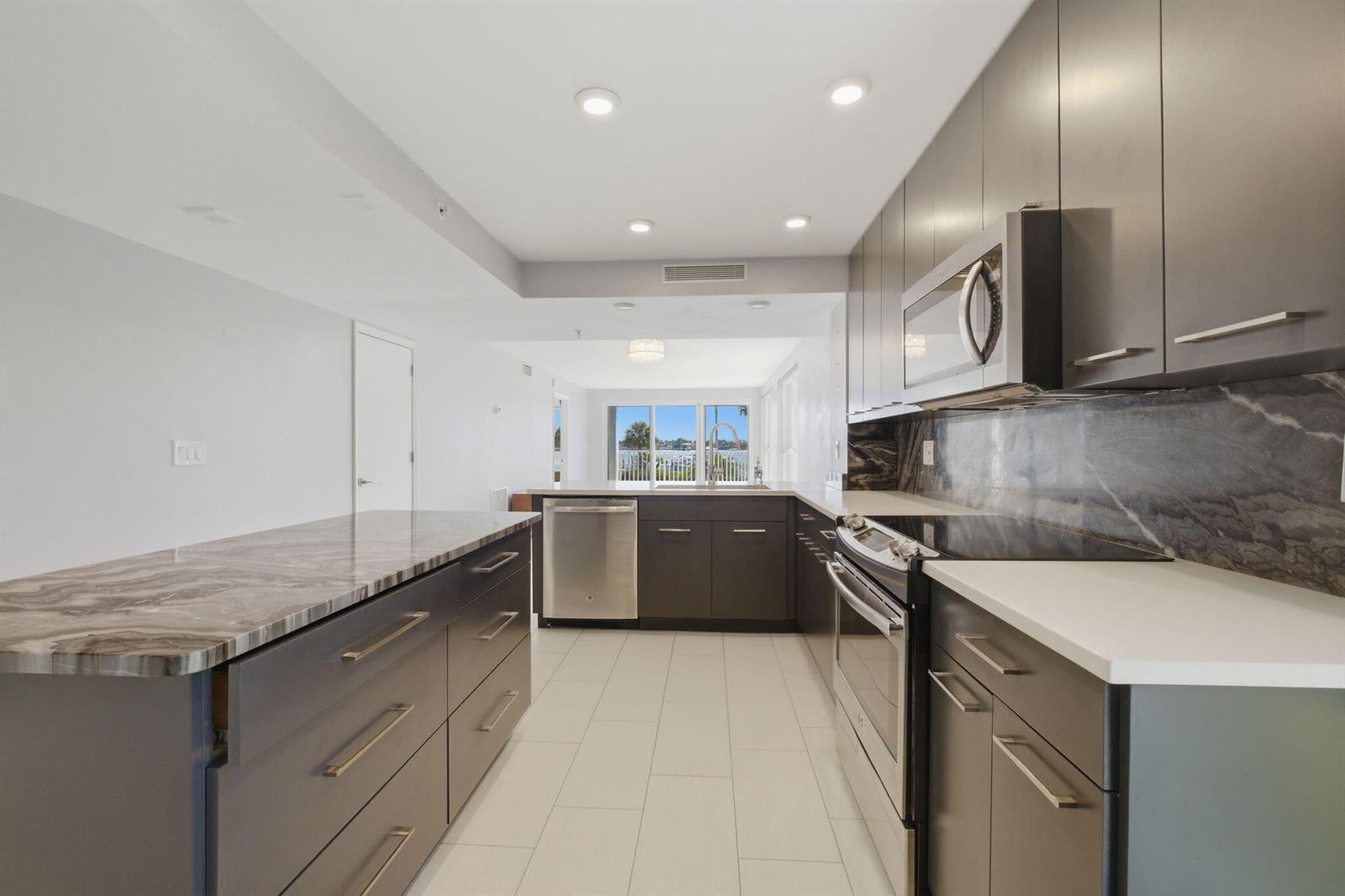 3901 S Flagler Drive # 203, West Palm Beach FL 33405 photo 4