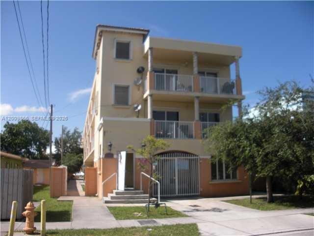 1453 SW 3 ST # 206, Miami FL 33135