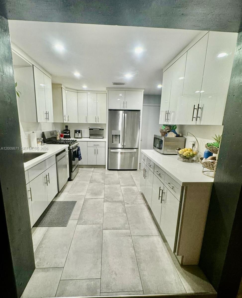 220 SW 3rd Ave # 0, Hallandale Beach FL 33009 photo 4