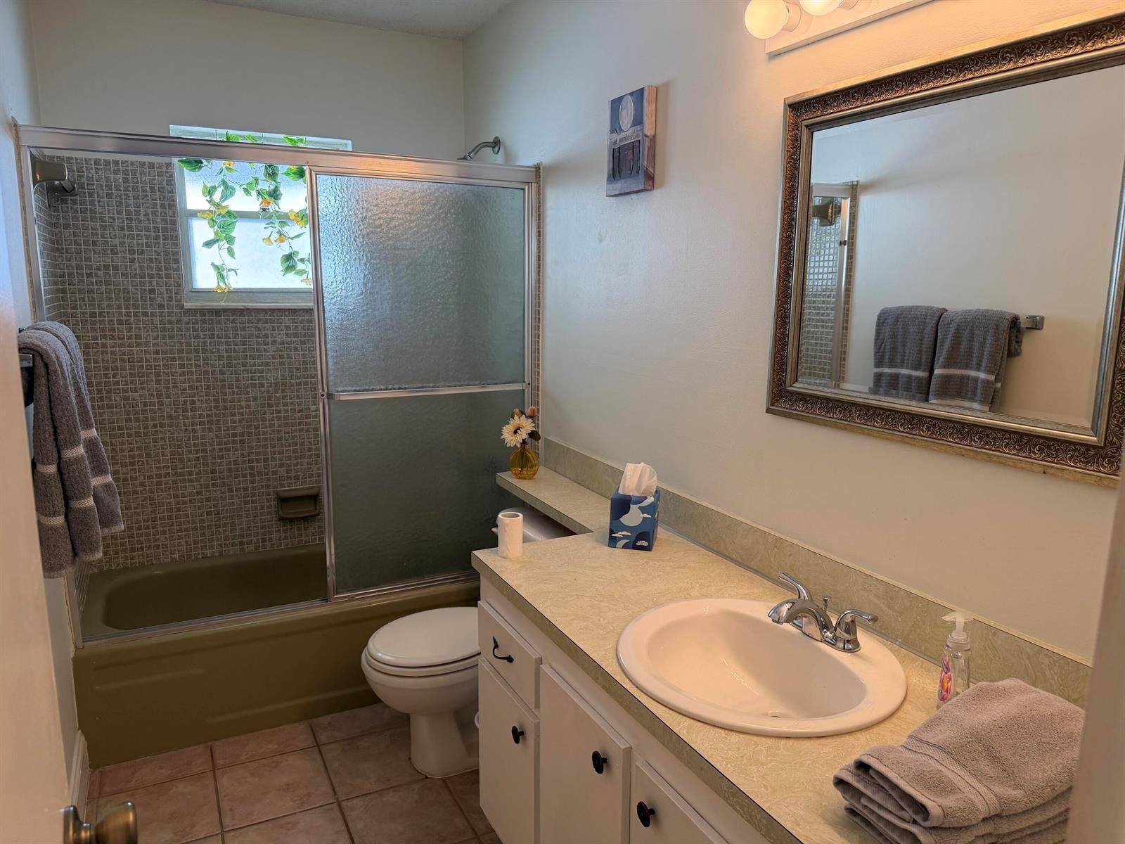 1904 SW 13th Way, Boynton Beach FL 33426 photo 2