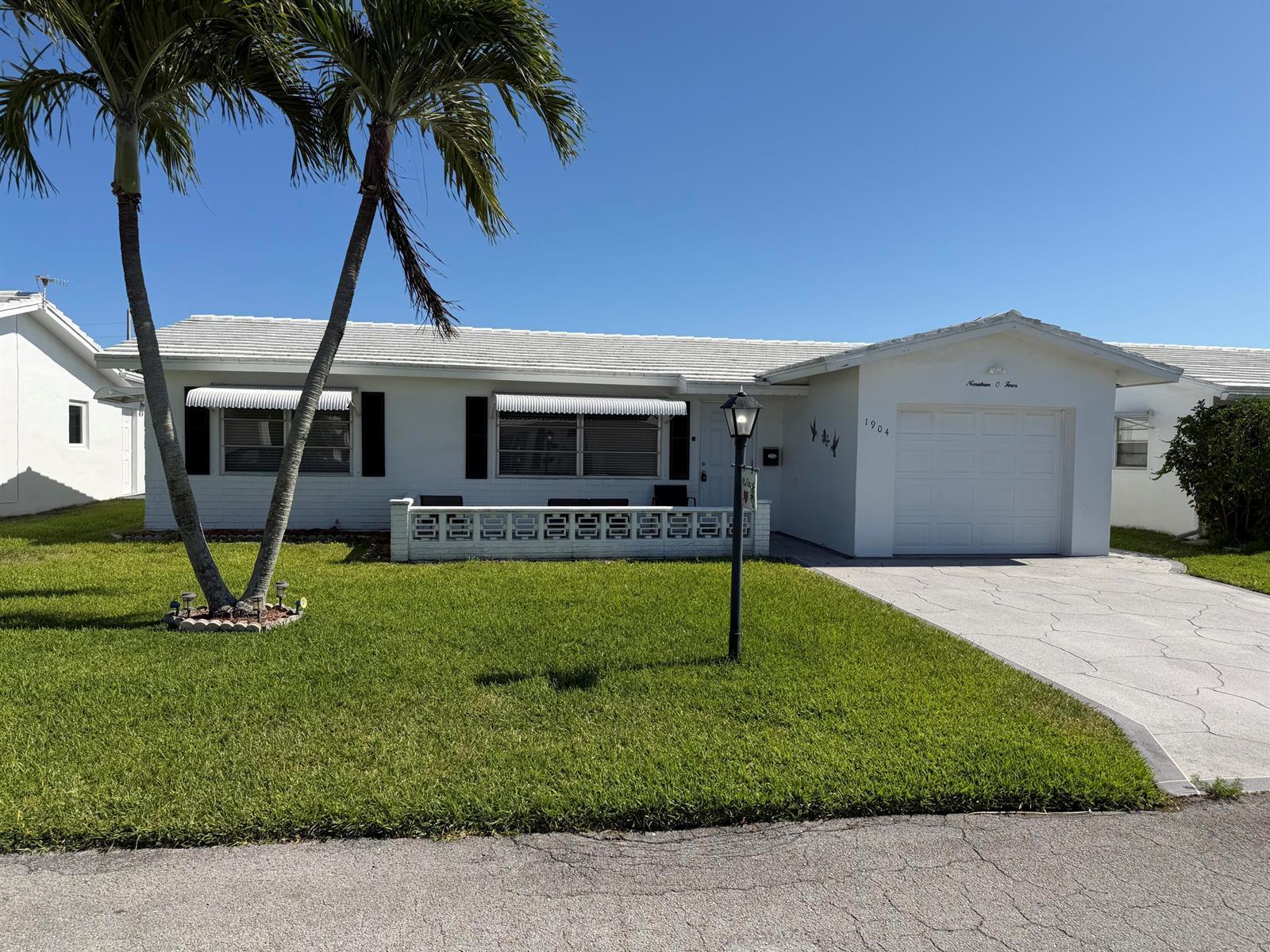 1904 SW 13th Way, Boynton Beach FL 33426