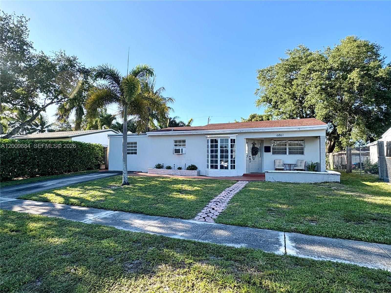 6861 Freedom St, Hollywood FL 33024