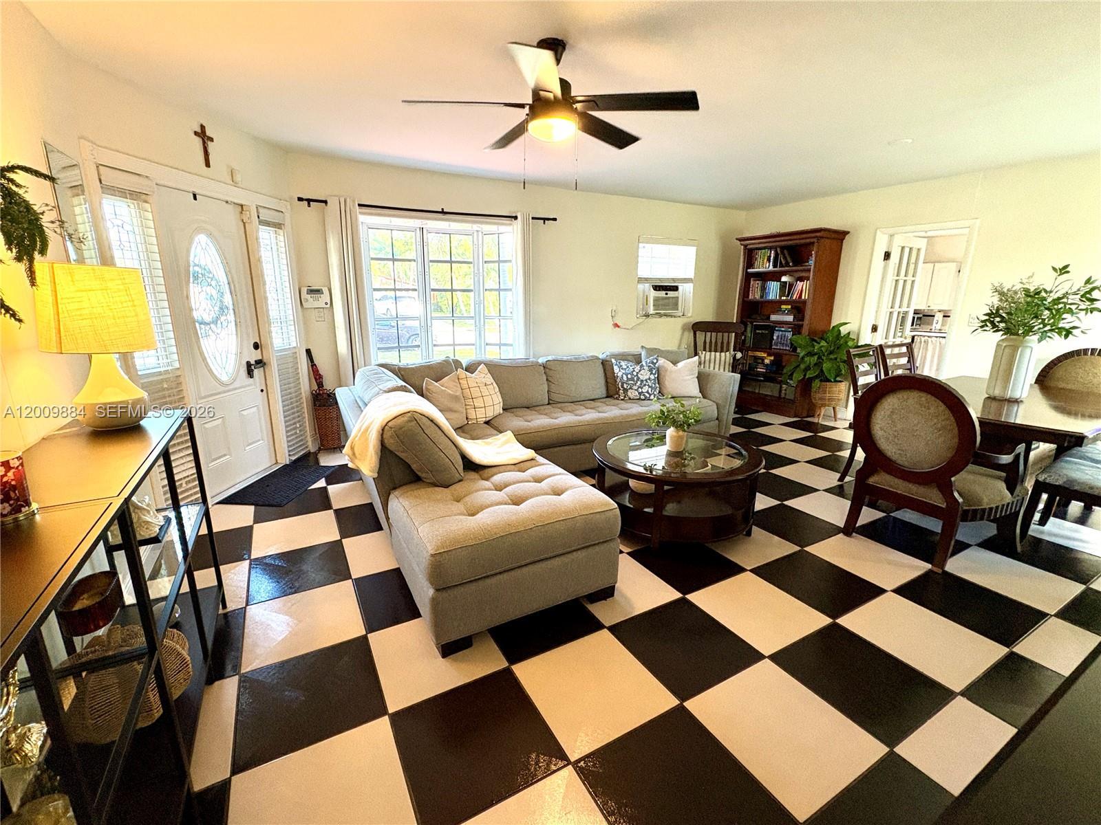 6861 Freedom St, Hollywood FL 33024 photo 4