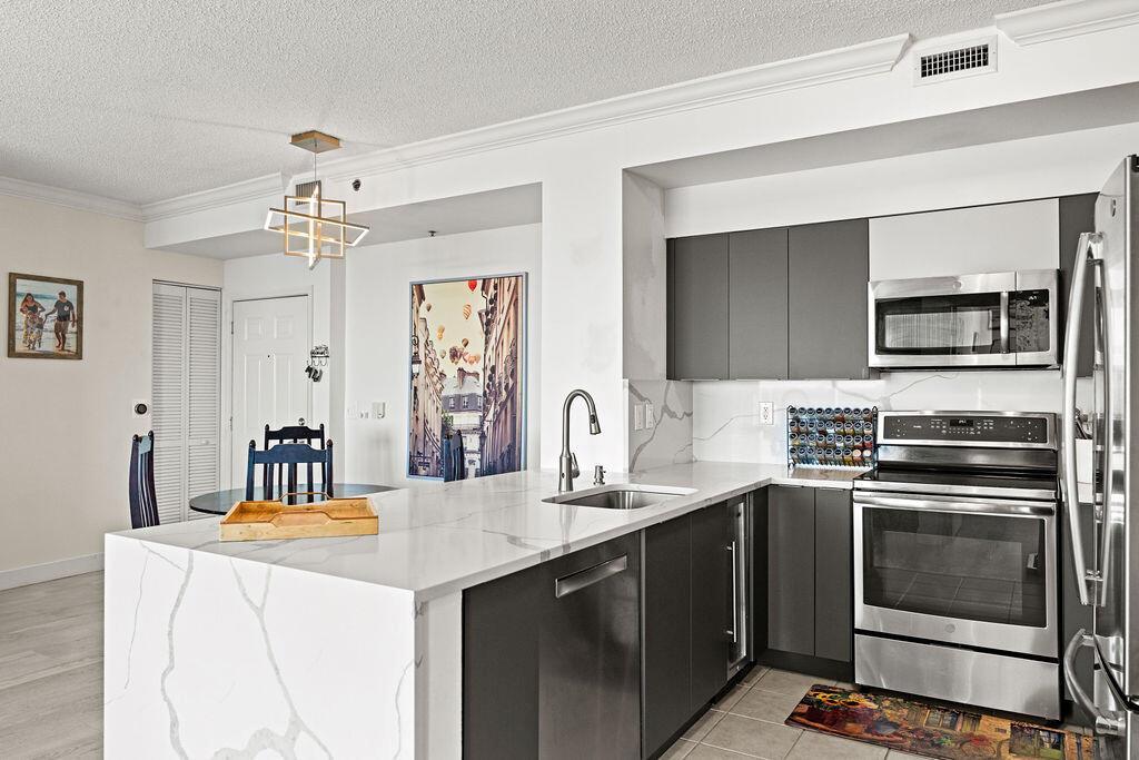 616 Clearwater Park Road # 1110, West Palm Beach FL 33401 photo 3