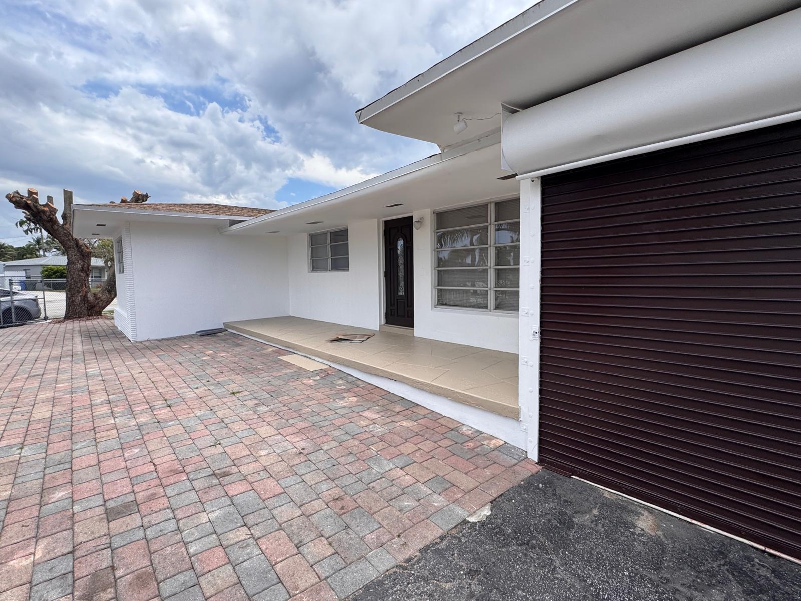 11 NW 56th Street, Oakland Park FL 33309 photo 2