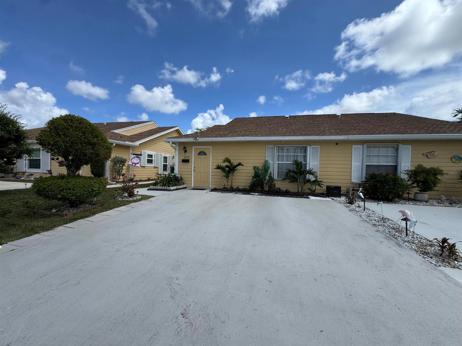 1570 Royal Forest Court, West Palm Beach FL 33406